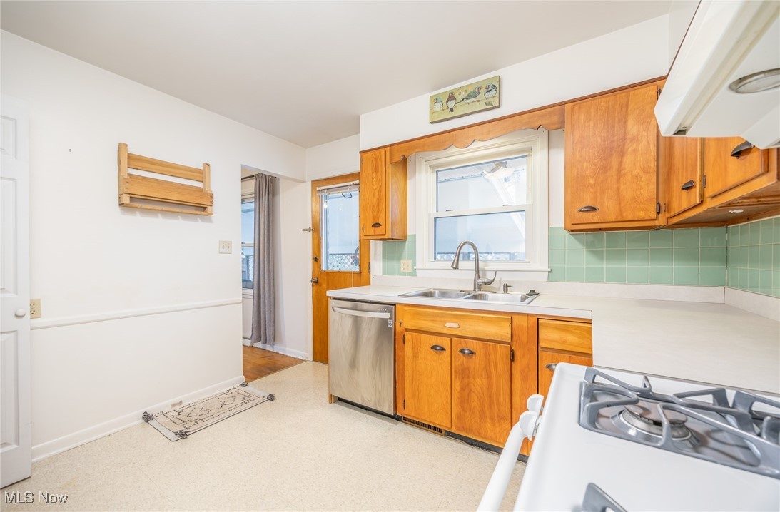 H C Henderson Adn - Residential