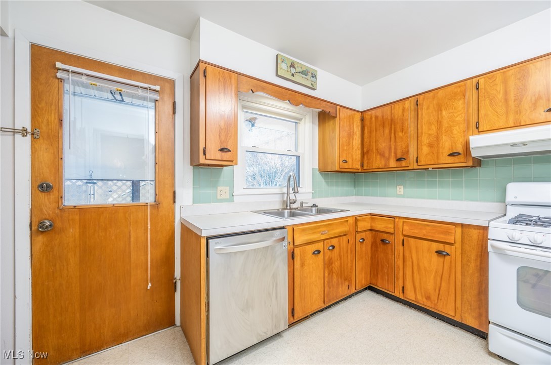 H C Henderson Adn - Residential