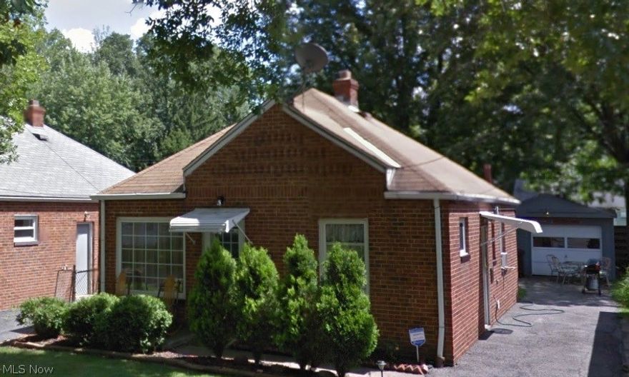 Rental property available for quick sale. This property is priced to move immediately. Owner has a current tenant in the process of moving out. Owner requests no interior showings until an offer contingent upon an inspection is received. Owner is a general contractor by trade and he is willing to make repairs to the property to insure that it is move in ready at closing.