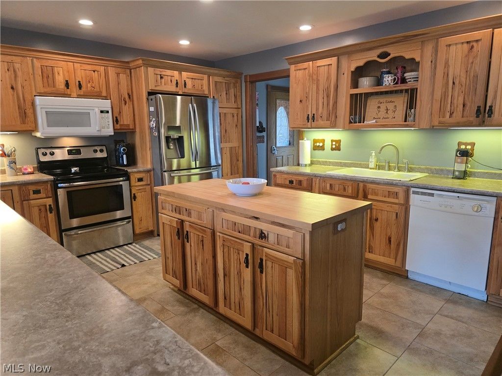 Photo of 1865 Cassingham Hollow Drive, Coshocton, OH 43812 (MLS # 5198150)