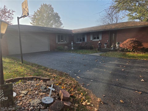 Photo of 10560 Laurens Drive NE, Bolivar, OH 44612 (MLS # 5255575)