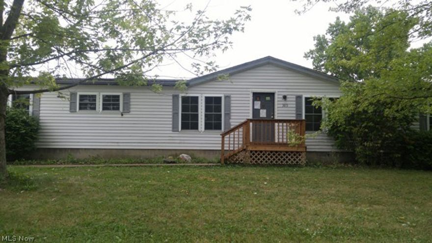 Larger 1 story home with 2 full baths, attached garage,  and 1st floor laundry. This home features a larger master bedroom, large master bath, Living room, and family room. Sold AS IS! Broker and buyer responsible for own due diligence, inquiry & verification of all property info, condition, sq ft, hoa, bylaws, fee & parcel data. Broker not liable/responsible to verify any info as all data in MLS is reflective of public records. Buyers recommend to investigate