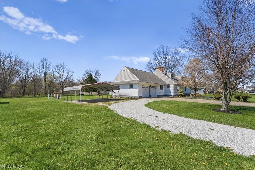 Photo of 4423 Broadway Avenue NE, Louisville, OH 44641 (MLS # 5199689)