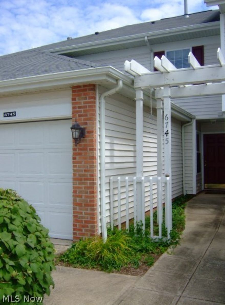 Move in and enjoy this lovely townhome! The open floor plan is sure to please. The eat-in kitchen is a cook's delight! Plenty of cabinets & prep space for easy entertaining. The spacious great rm/dining rm combo offers so many possibilities. The great rm features sliders that lead out to a fabulous deck. The convenient first floor laundry & powder rm complete the main level. Retire to the master bedroom which boasts volume ceilings & loads of storage space! There is a second bedroom that works as a great home office or nice sized guest room. The main bath is nicely appointed. Neutral dcor throughout! Private location! No homes directly behind this unit. The picnic & pavilion area along w the lake, walking path, playground, basketball court, baseball field & bocce ball court are several of the wonderful amenities the community has to offer. The state of the art rec center is just minutes away. Maintenance free living at its best!