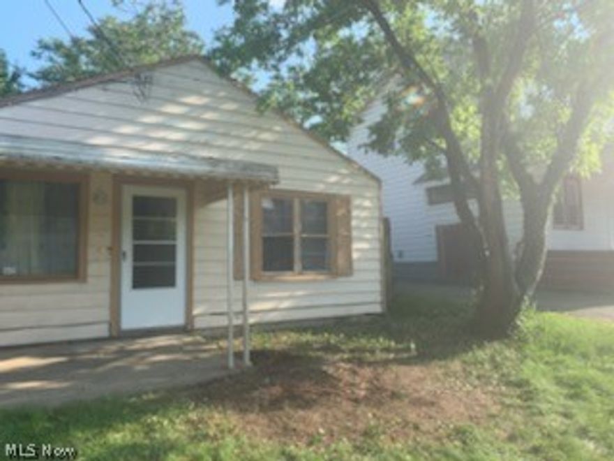 This single family home features a big kitchen w/ eating area, large 1st floor laundry, and extra storage space. Nice size bedrooms. Ranch style home with no steps, all one floor. 2 car garage and a nice front and back yard. Lots of renovations done to make this home rent ready. It will not last long!!!