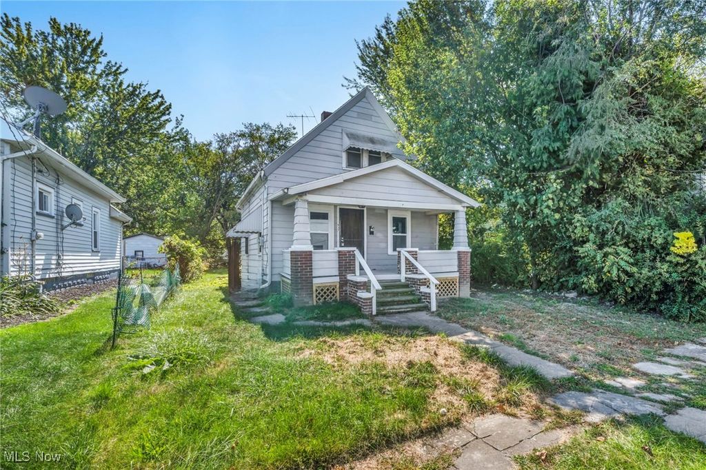 Photo of 937 W 13th Street, Lorain, OH 44052 (MLS # 5155988)