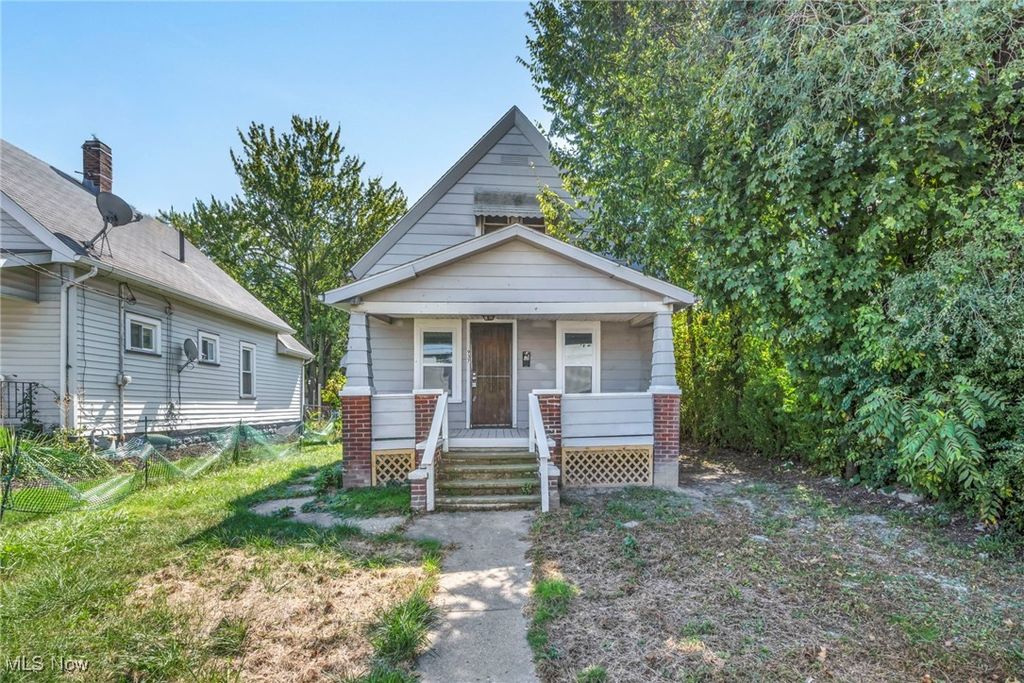 Photo of 937 W 13th Street, Lorain, OH 44052 (MLS # 5155988)