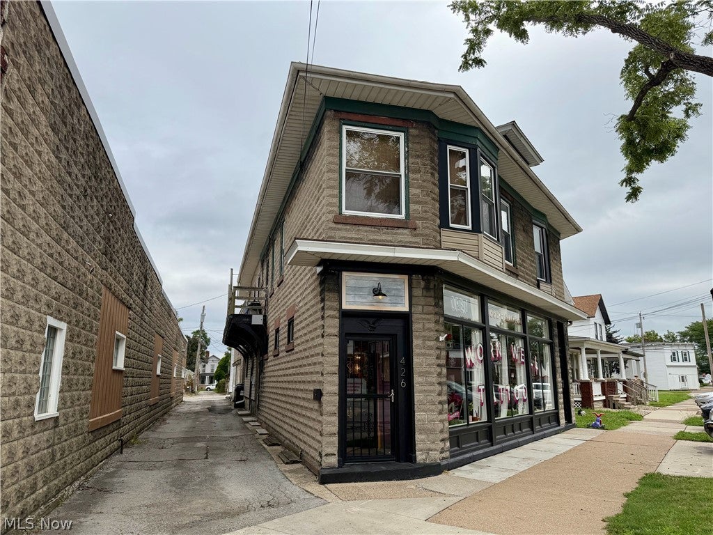 426 Huron Avenue