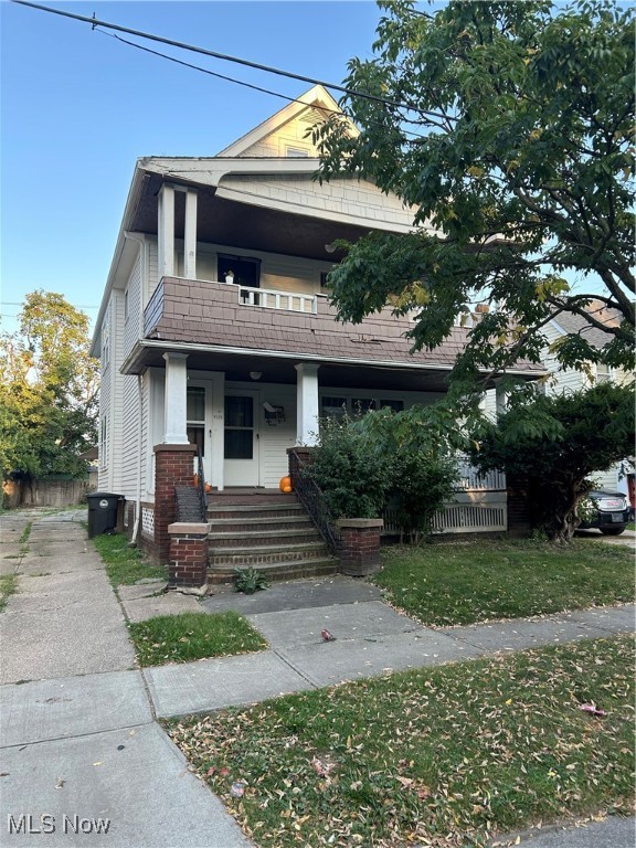 Come see this newly remodeled 2 bedroom 1 bath down, unit located on Cleveland's west side. Freshly painted, hardwood flooring, move in ready.Rental requirements:Credit score of 600+. 500 - 600 is considered conditional.Less than 3 items in collections, excluding student loan and medical. Monthly income of 2.5 times the amount of the monthly rent.Thorough Eviction Check. $50 Non Refundable App Fee for all Adults who will be occupying the property.Applications can only be completed online.Typical Security Deposit equivalent to one months rent, pending results of background checks.Tenants must have the electric and gas transferred into their name and obtain renters insurance prior to receiving keys to the property.