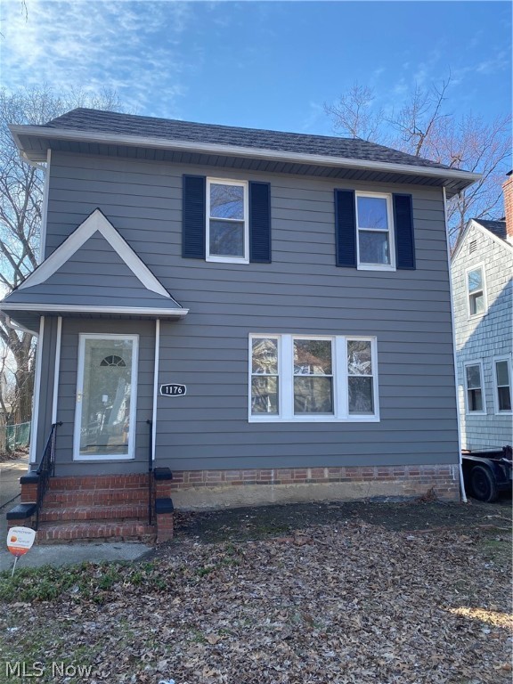 Totally Renovated and move in ready!! This beautiful colonial has 3 bedrooms and 1 bath. The kitchen and dining and living room are very spacious . Updates include: updated electrical, new roof and painted exterior, central AC, new lighting, brand new kitchen with stainless steel appliances and granite countertops, new flooring and fresh paint throughout and a brand new bathroom. Finished attic on 3rd level could be a 4th bedroom or rec/play area. Schedule your tour today.
Rental guidelines:
Credit score of 600 or above. Between 500-600 is considered conditional
Gross monthly income of 2.5 times the amount of the monthly rent.
No more than 3 items in collections, excluding student loan and medical bills.
We screen for crimes involving theft, sex, drugs and violence.
We screen for bankruptcies, foreclosures and evictions.