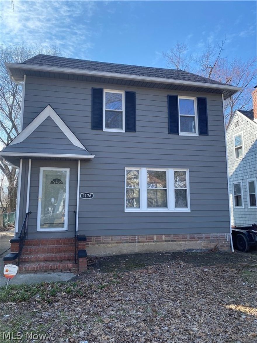 Totally Renovated and move in ready!! This beautiful colonial has 3 bedrooms and 1 bath. The kitchen and dining and living room are very spacious . Updates include: updated electrical, new roof and painted exterior, central AC, new lighting, brand new kitchen with stainless steel appliances and granite countertops, new flooring and fresh paint throughout and a brand new bathroom. Finished attic on 3rd level could be a 4th bedroom or rec/play area. Schedule your tour today.
Rental guidelines:  
Credit score of 600 or above. Between 500-600 is considered conditional 
Gross monthly income of 2.5 times the amount of the monthly rent.
No more than 3 items in collections, excluding student loan and medical bills.
We screen for crimes involving theft, sex, drugs and violence.
We screen for bankruptcies, foreclosures and evictions.