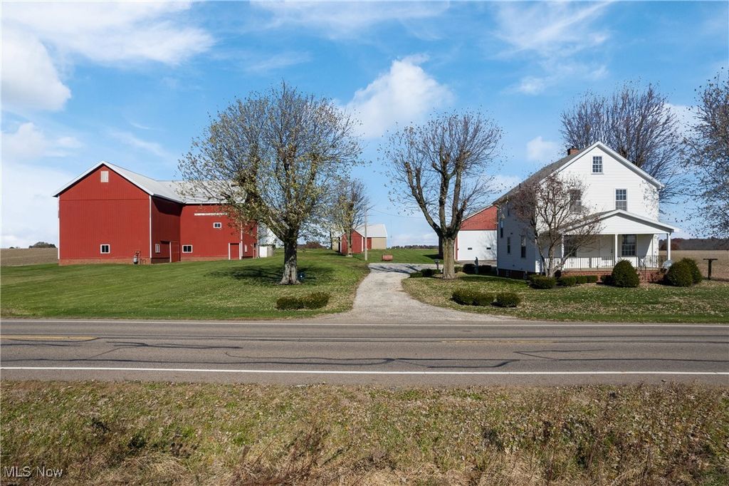 Photo of 6779 Easton Street, Louisville, OH 44641 (MLS # 5176639)