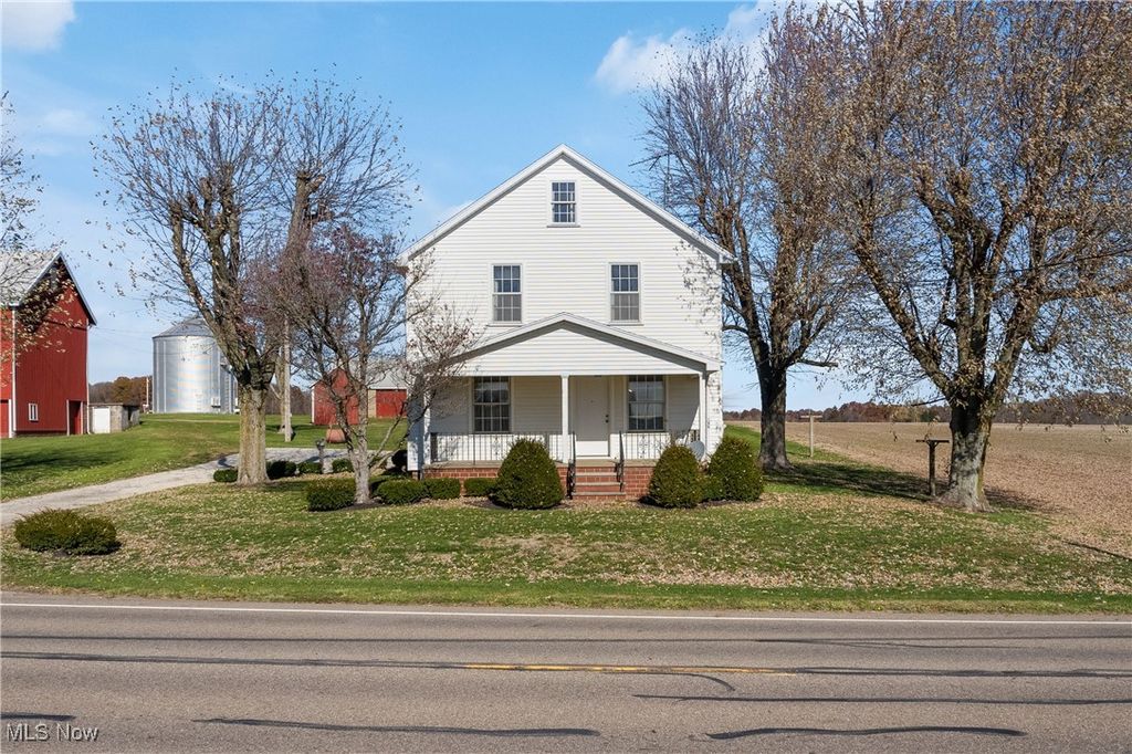 Photo of 6779 Easton Street, Louisville, OH 44641 (MLS # 5176639)