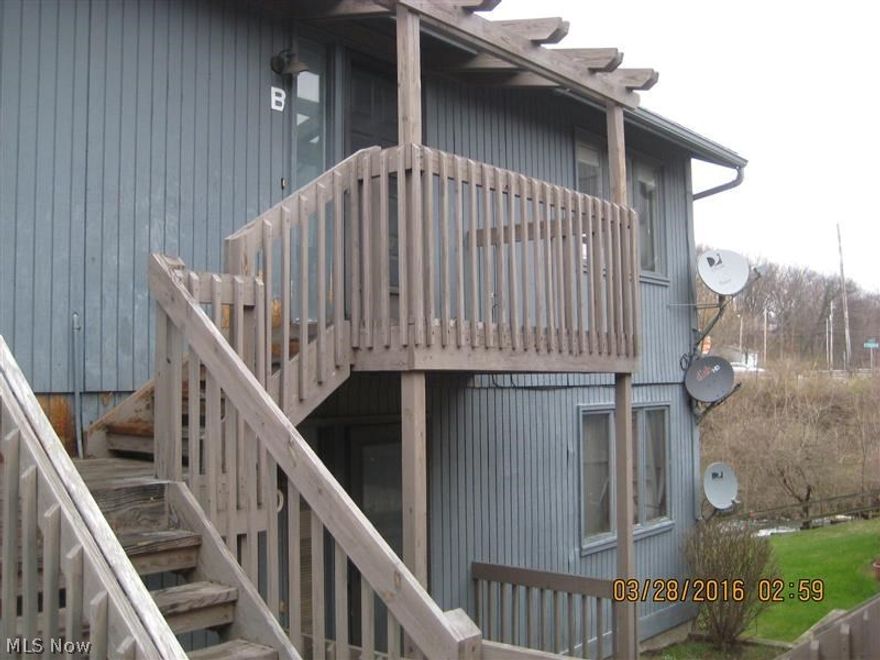 Nice condo with view of the canal.  Upper unit.  Living room with fireplace & sliding glass door to enclosed porch.  Kitchen with breakfast bar & new appliances.  Loft.  This property is eligible under Freddie Mac First Look Initiative thru 4/18/16.  Sold AS-IS.  Buyer to verify all information.  Buyer or Buyer's agent responsible to check with Building, Zoning, EPA, DEA, Tax Department or any other requirement for intended use.  Buyer to pay for all inspections.  Earnest money to be a cashier's check.  Subject to clear title.