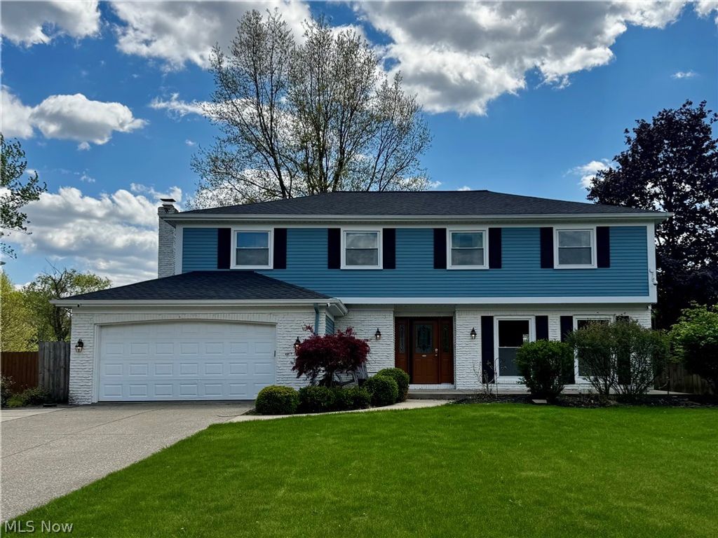 Photo of 17051 Hunting Meadows Drive, Strongsville, OH 44136 (MLS # 5207971)