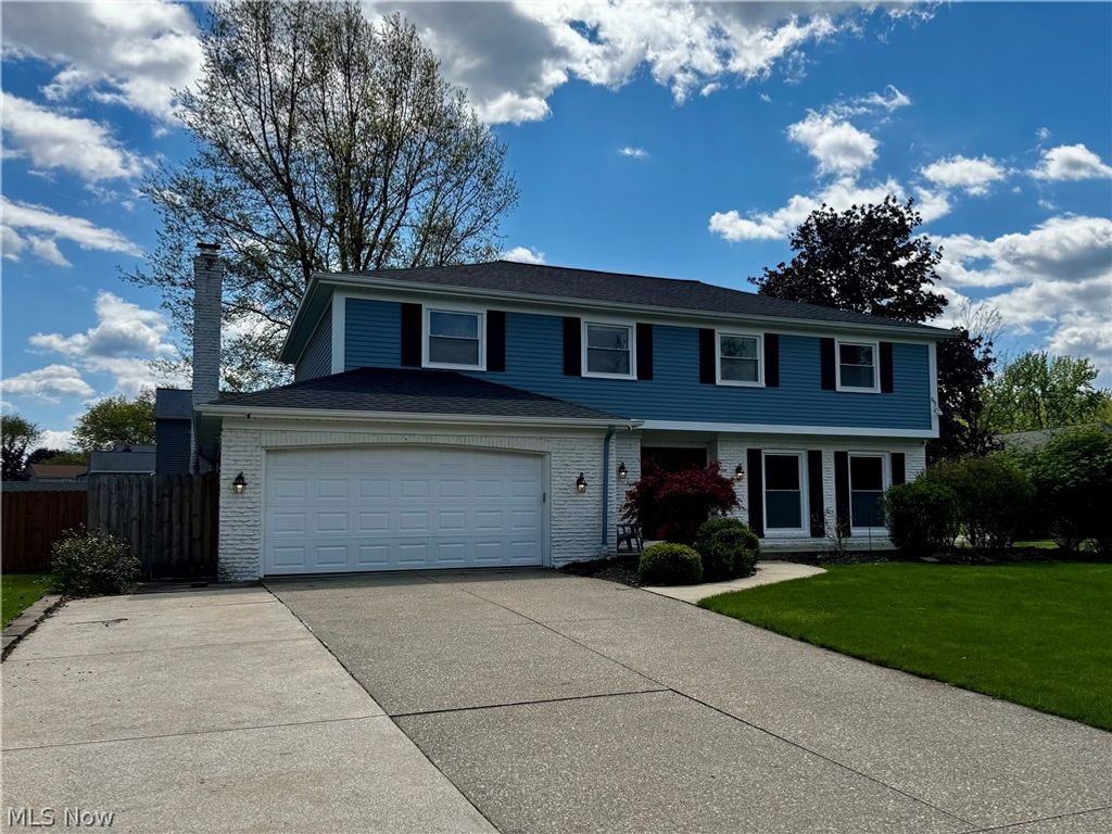 Photo of 17051 Hunting Meadows Drive, Strongsville, OH 44136 (MLS # 5207971)