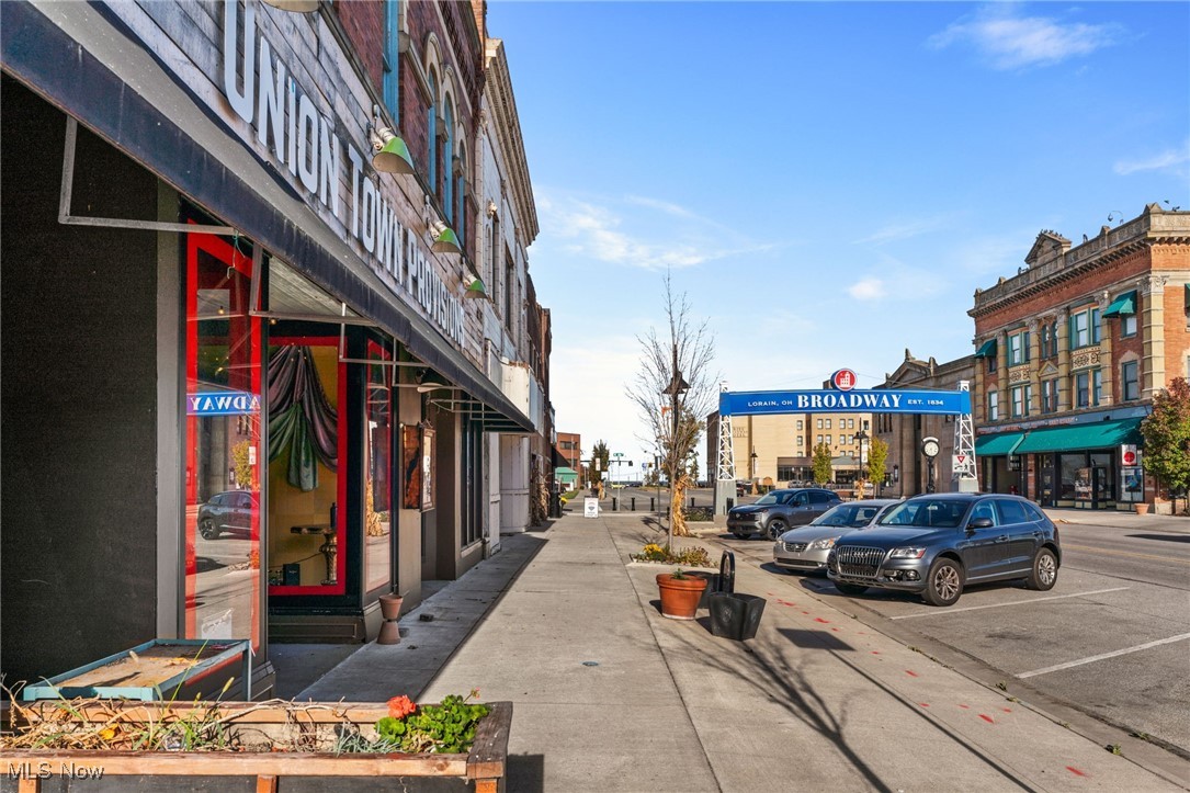 422 Broadway
