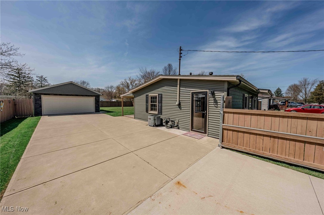 12478 Harmony Drive, Grafton, Ohio image 22