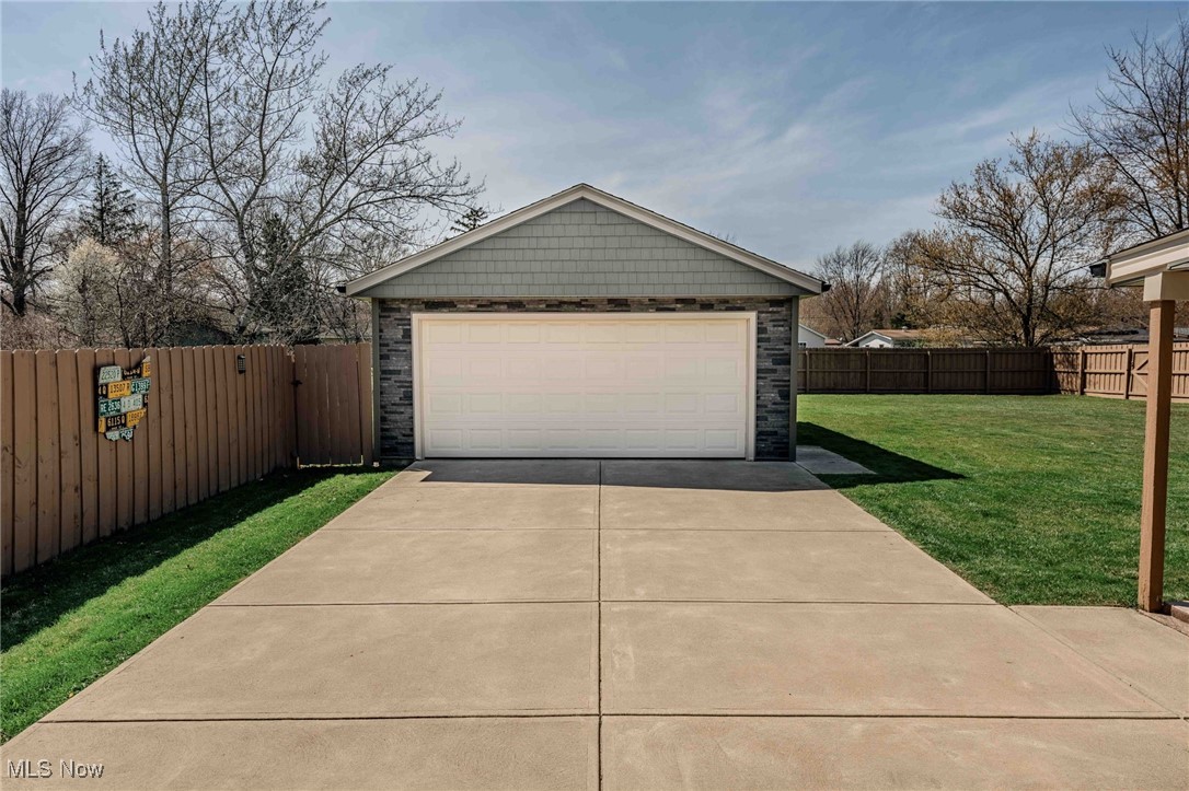 12478 Harmony Drive, Grafton, Ohio image 25