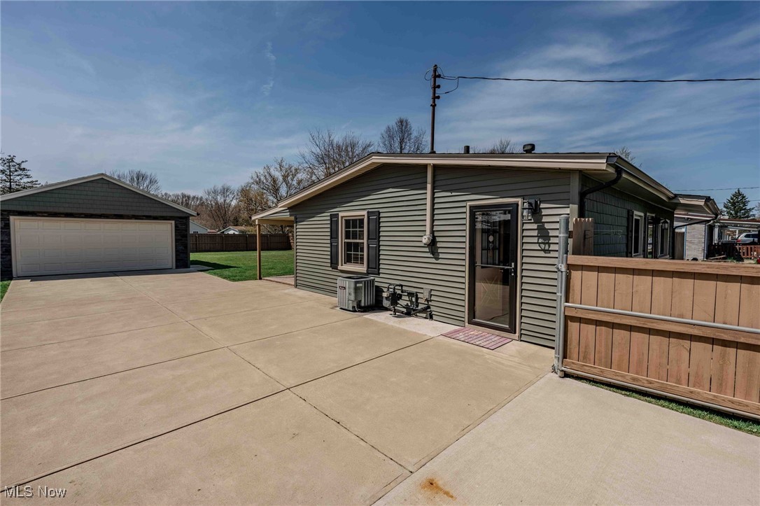 12478 Harmony Drive, Grafton, Ohio image 23