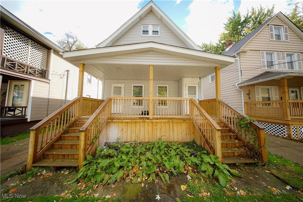 Photo of 9905 Zimmer Avenue, Cleveland, OH 44102 (MLS # 5167636)
