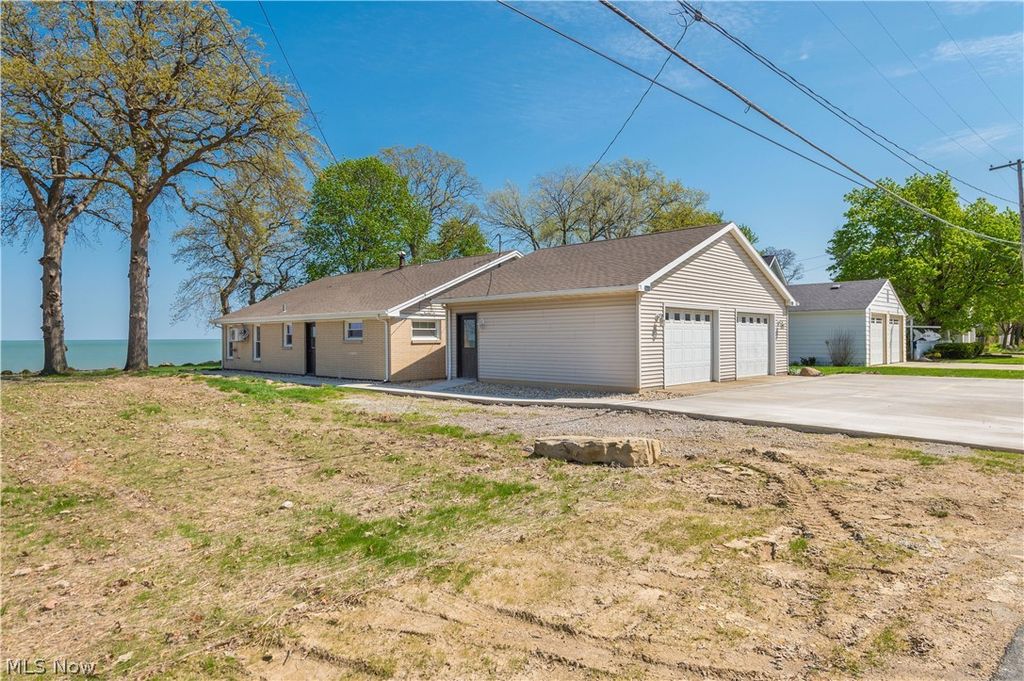 Photo of 3842 Edgewater Drive, Vermilion, OH 44089 (MLS # 5214959)