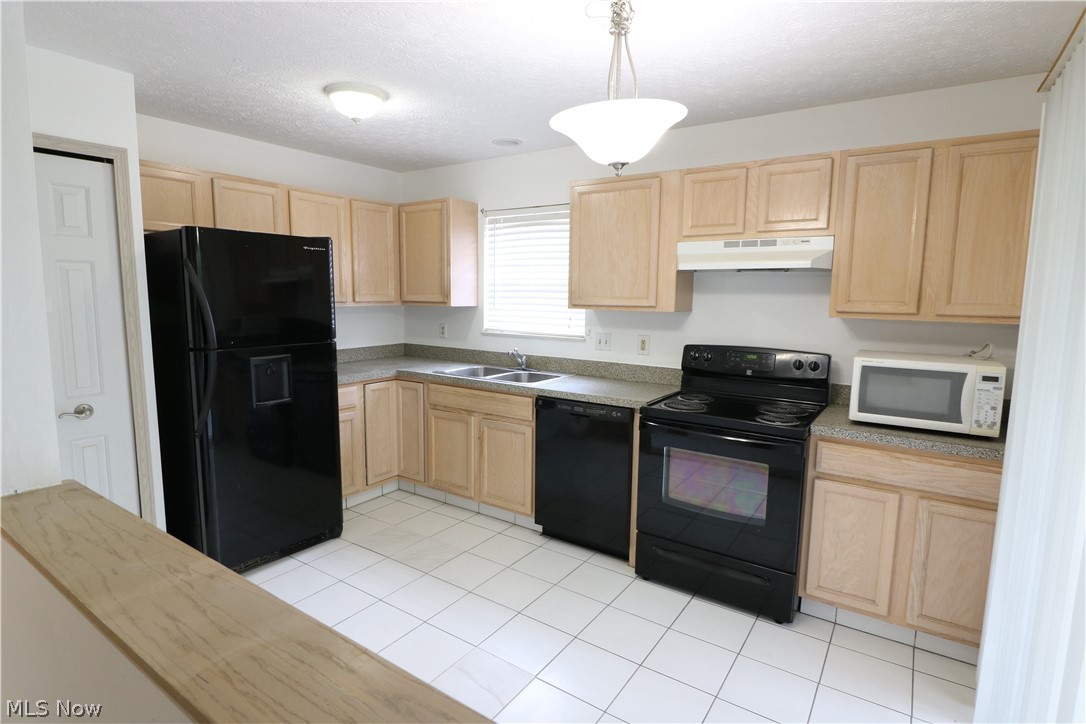 Sturbridge Xing Condo Ph 03 - Residential Lease