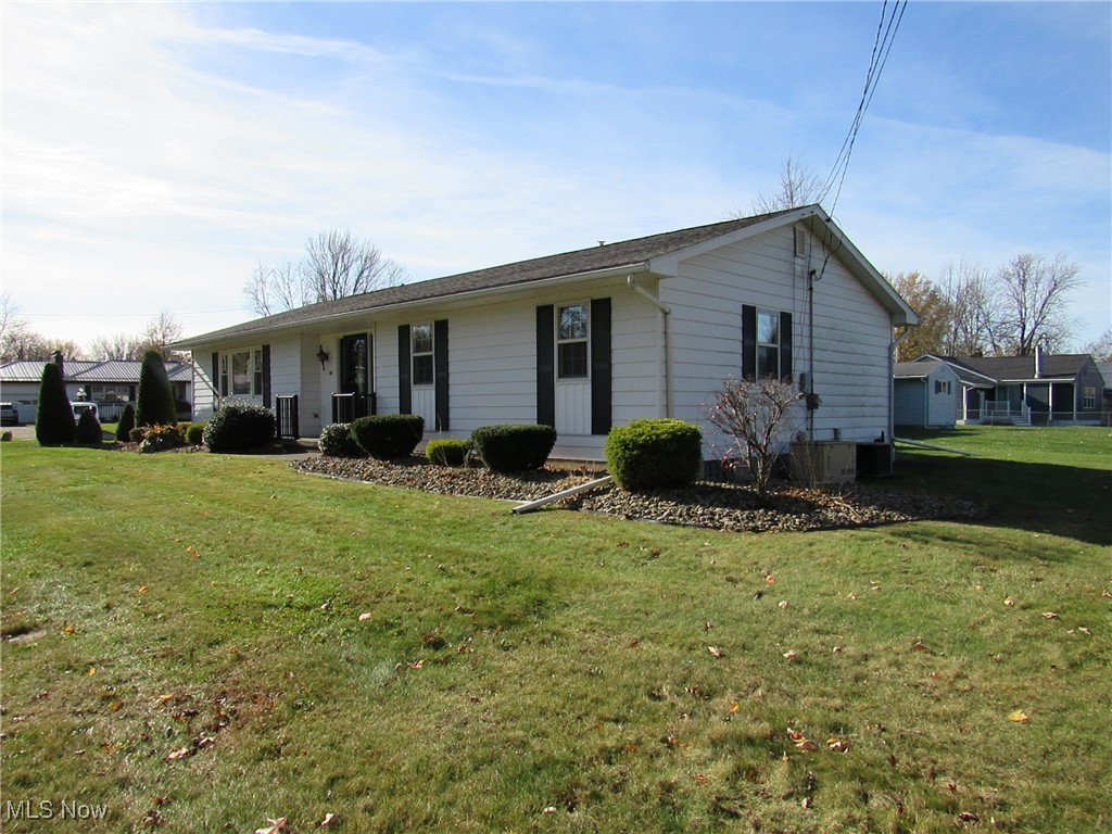 929 Westshore Drive, Ashtabula, Ohio image 2