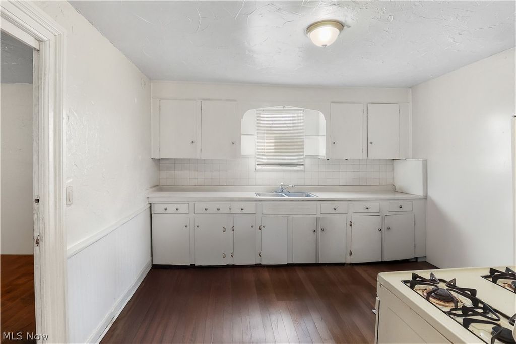 Photo of 499 Brown Street, Akron, OH 44311 (MLS # 5191431)