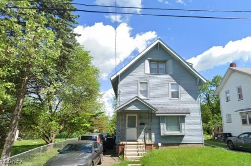 Newly remodeled home looking for a new family. This home features 4 spacious bedrooms and 2 full baths. ALL APPLICANTS WELCOME! 
Application fee required. Call today to schedule a private tour.