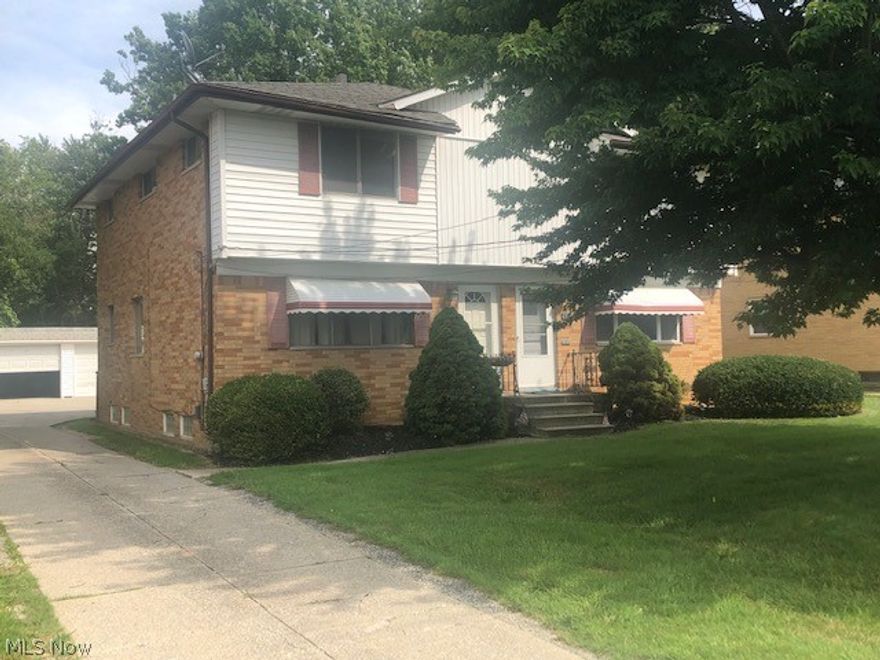 Willoughby Duplex.  3 Bdrm 1 1/2 Bath.  Side by Side. Appliances.