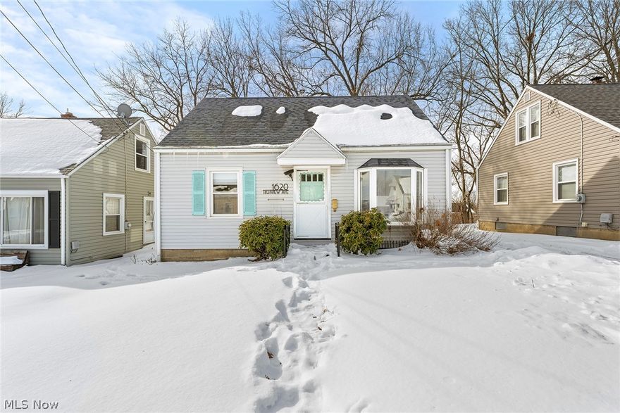 Charming Cape Cod located in desirable Firestone Park! This move-in ready 3-bedroom, 1-bath home features a bright living room with a beautiful bay window and stunning original hardwood floors. The updated kitchen offers modern convenience while maintaining classic charm. Enjoy additional living space in the enclosed back porch, perfect for relaxing or entertaining. A one-car garage provides off-street parking and extra storage. Whether you’re an owner-occupant or investor, this home is a fantastic opportunity in a convenient location close to parks, shopping, and highways.