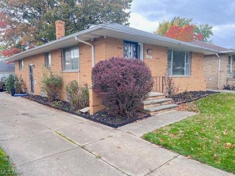 Single Family Residence in Garfield Heights OH 5244 104th St.jpg