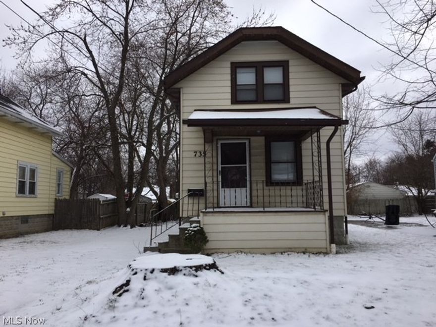 Wonderful home!  Perfect starter or downsizing home.  Nice lot with a fantastic garage.  Living room, formal dining room and kitchen on the main floor, 2 bedrooms and bath on second.  Kitchen has solid wood cabinets and a gas range.  Dining and living room are carpeted.  Coat closet at the bottom of the stairs.  Plenty of storage with the full basement and awesome 2.5 car garage.  Insulated and heated garage has an opener, electric and lots of lighting.  Furnace and water heater approximately 4 years old, roof about 7 years old.  Great home at a great price.  Priced to sell fast!