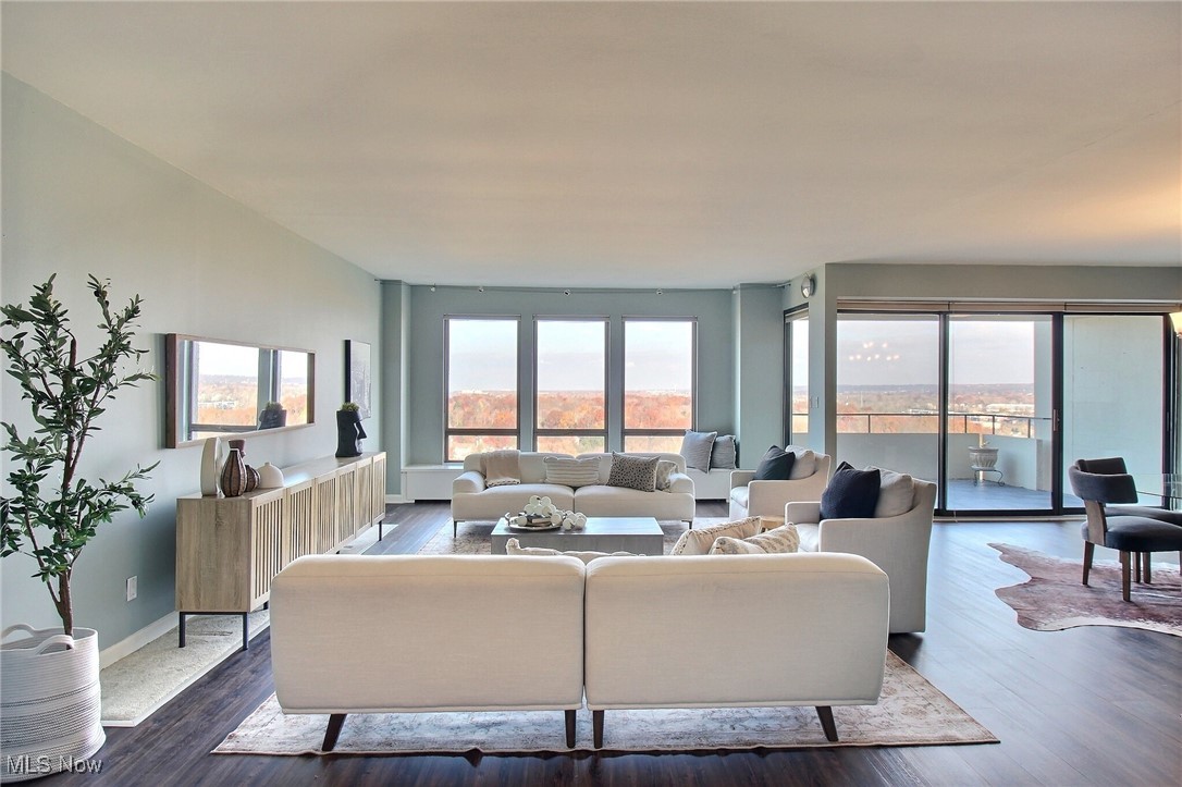 One Bratenahl Place Condo - Residential