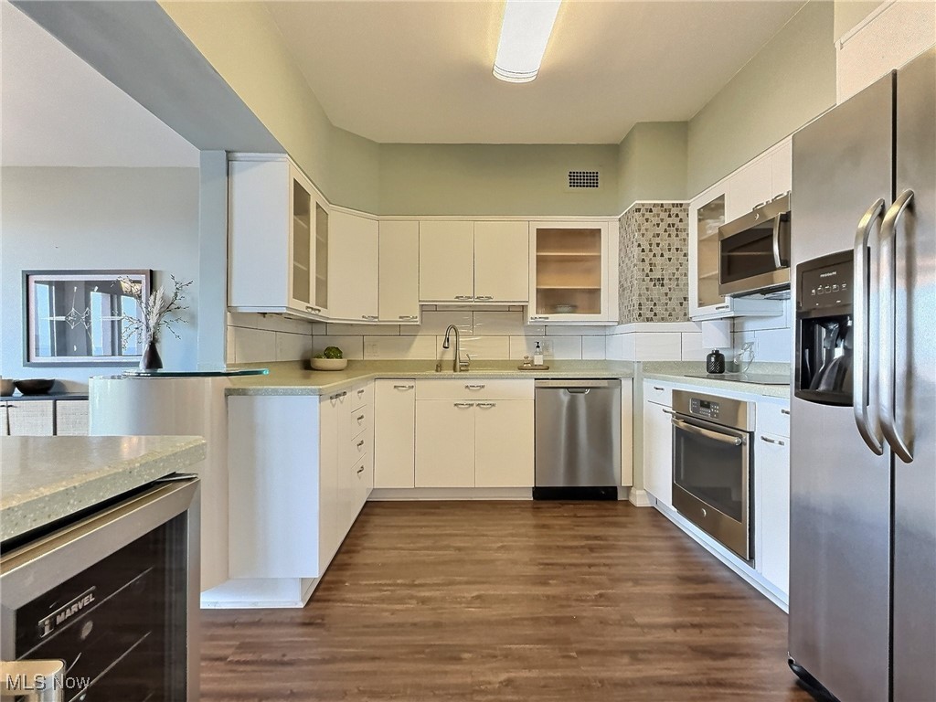 One Bratenahl Place Condo - Residential