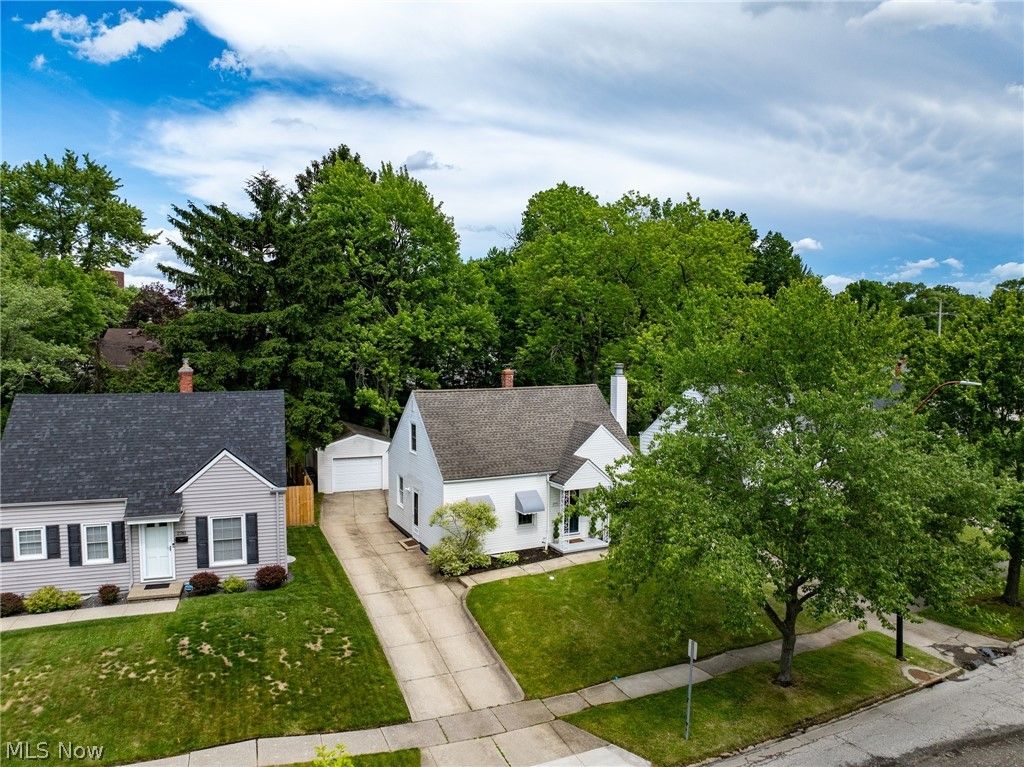 Photo of 2751 Valley Road, Cuyahoga Falls, OH 44223 (MLS # 5218805)