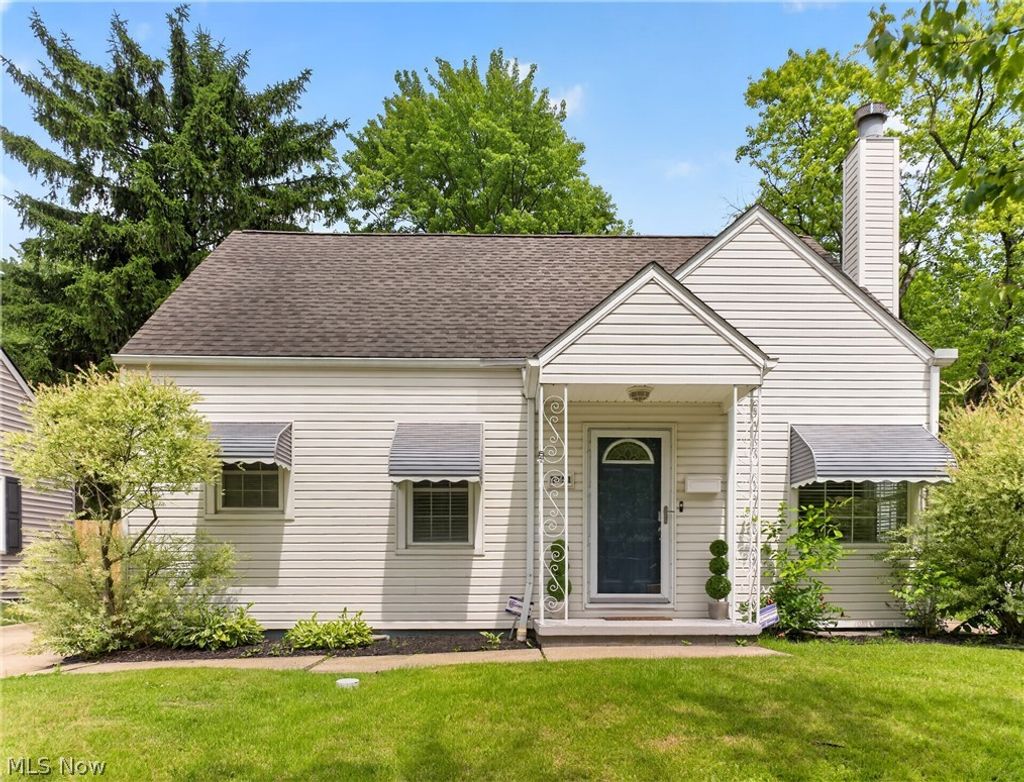 Photo of 2751 Valley Road, Cuyahoga Falls, OH 44223 (MLS # 5218805)