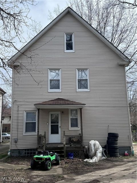 Single Family Residence in Cleveland OH 1616 93rd Street 4.jpg