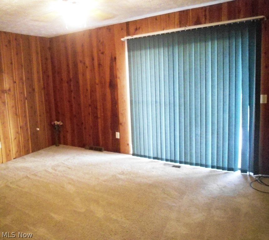 Lake Grove Estates - Residential