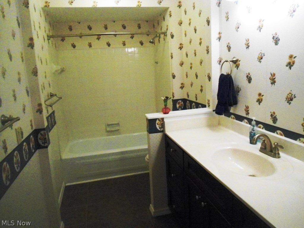 Lake Grove Estates - Residential