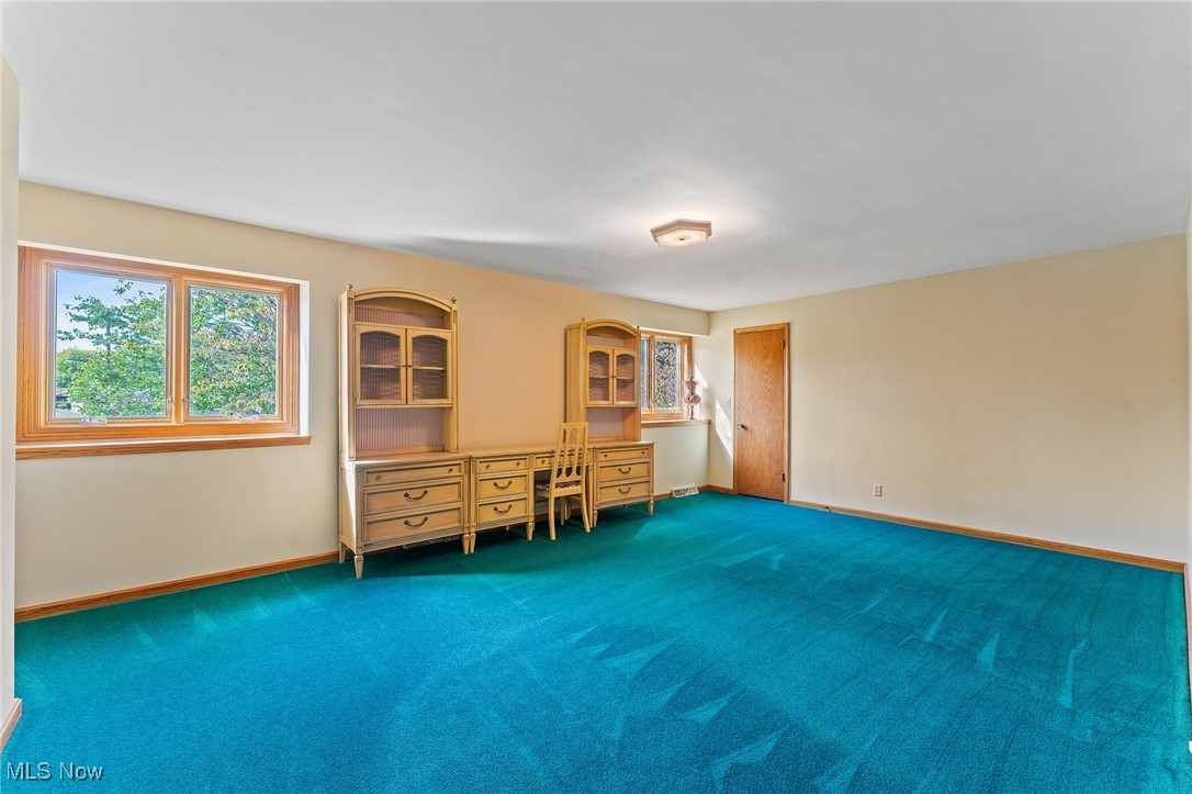 Hamilton Lake Manor #3 - Residential