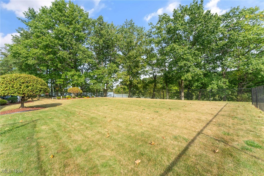 Hamilton Lake Manor #3 - Residential