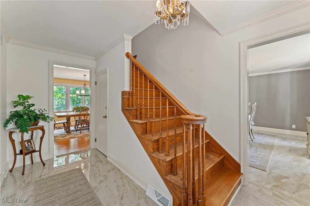 Hamilton Lake Manor #3 - Residential