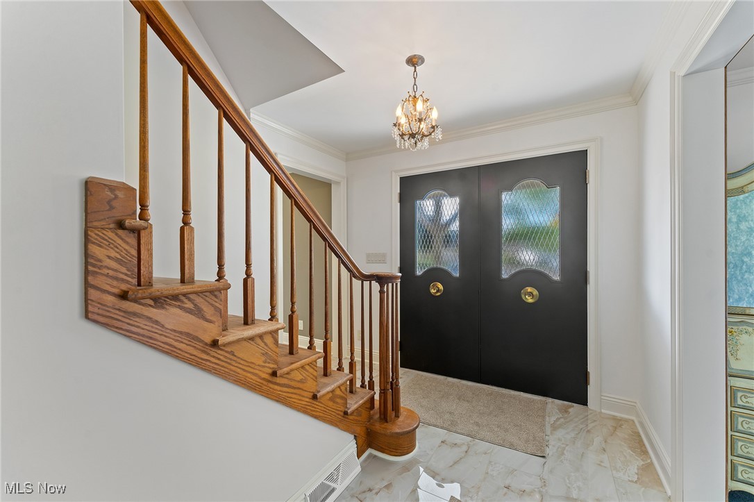 Hamilton Lake Manor #3 - Residential