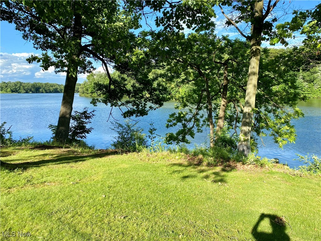 Hamilton Lake Manor #3 - Residential