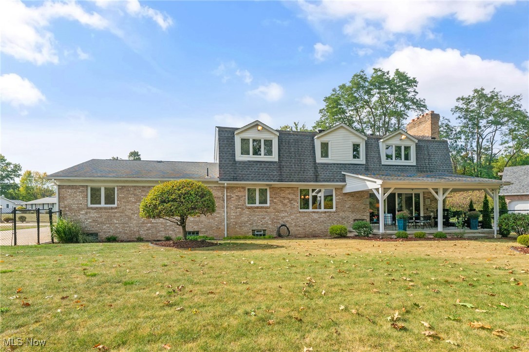 Hamilton Lake Manor #3 - Residential