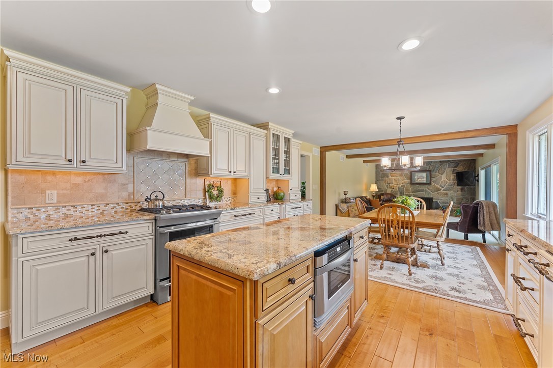 Hamilton Lake Manor #3 - Residential