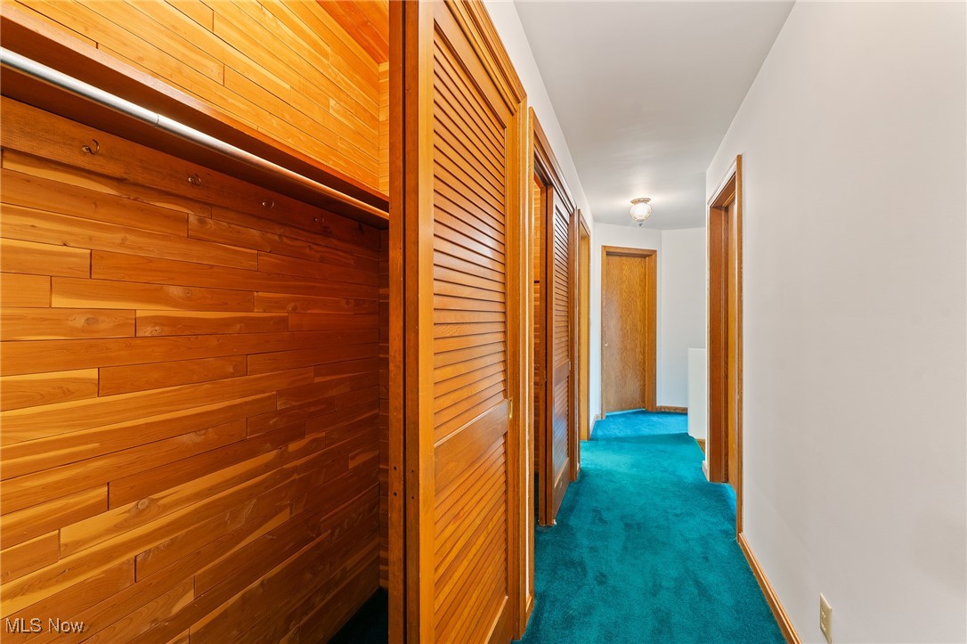 Hamilton Lake Manor #3 - Residential