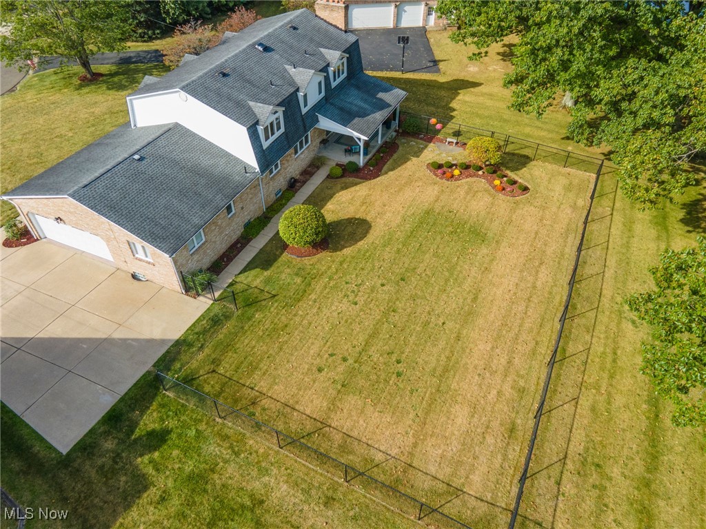 Hamilton Lake Manor #3 - Residential